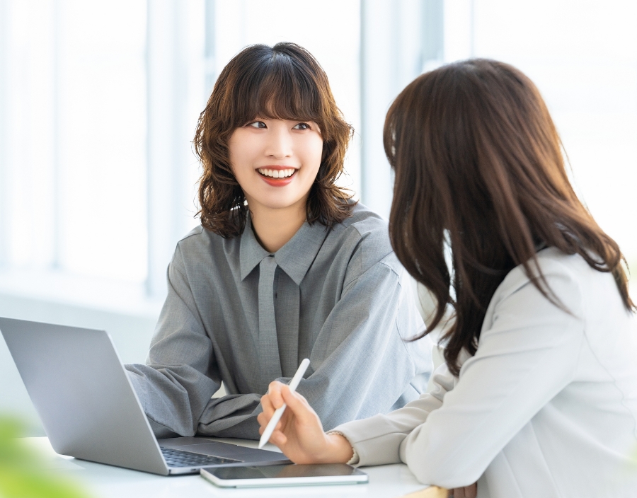 手続きを行う担当者
